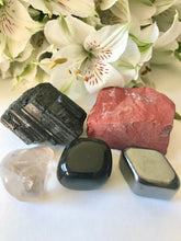 Load image into Gallery viewer, Root Chakra Stone Set