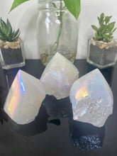 Load image into Gallery viewer, Angel Aura Quartz Standing Point