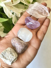 Load image into Gallery viewer, Crown Chakra Stone Set