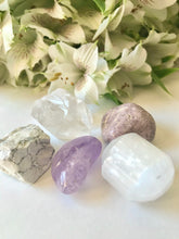 Load image into Gallery viewer, Crown Chakra Stone Set